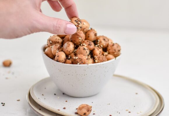 Snacking on macadamias
